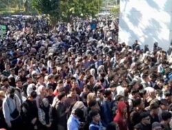 Ribuan Pencari Kerja Serbu Job Fair Bekasi, Pelamar Banyak yang Tumbang