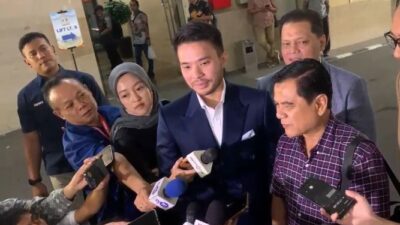 Wahyudi Bawa Ijazah Asli Jokowi ke Bareskrim Polri