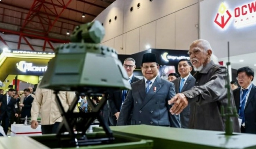 Prabowo di Pameran Alutsista