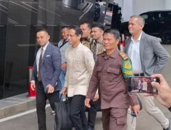 Nadiem Makarim Dilarang Bepergian ke Luar Negeri