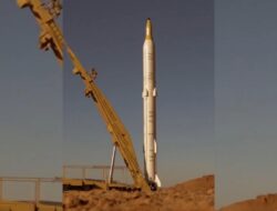 Penampakan Rudal Sejjil Iran Untuk Menyerang Israel