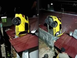 Video: Mobil Toyota Raize Mendarat di Atap Rumah Warga