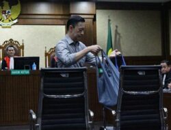 Eks Mendag Tom Lembong Dituntut 7 Tahun Penjara dan Denda Rp 750 Juta