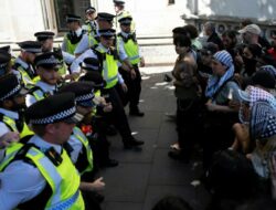 Polisi Inggris Tangkap 20 Warganya yang Berdemo Pro-Palestina