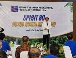 Jokowi Curhat Soal Ijazah, Skripsi dan KKN Saat Hadir di Reuni Fakultas Kuhutanan UGM