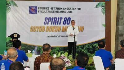 Jokowi Curhat Soal Ijazah, Skripsi dan KKN Saat Hadir di Reuni Fakultas Kuhutanan UGM