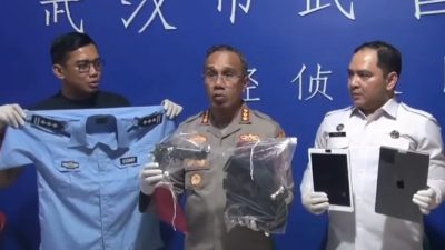Video: 11 WN China Pelaku Online Scam Dibekuk, Sulap Rumah Mewah jadi Markas Polisi Wuhan Ecek-ecek