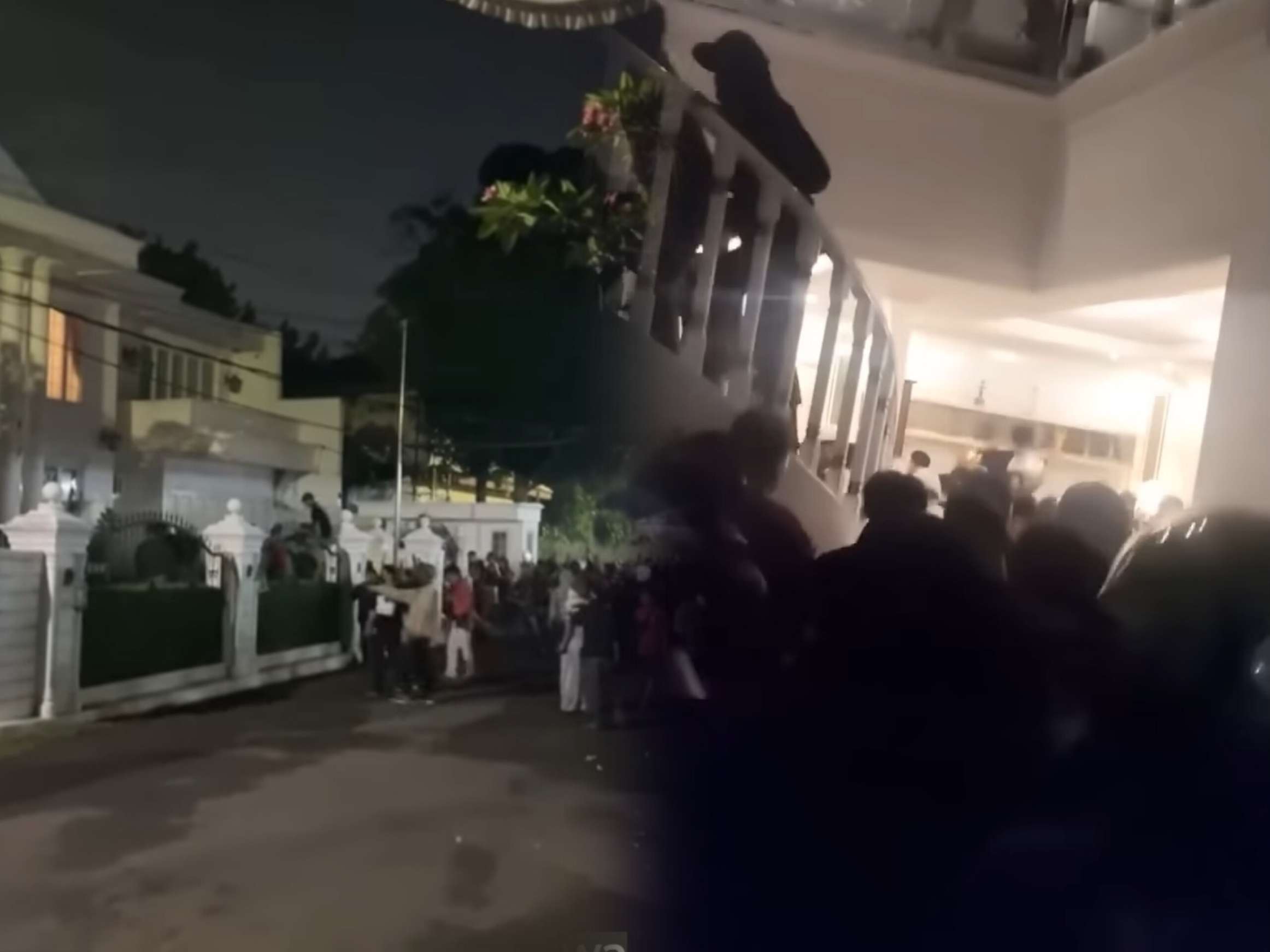 Uya Kuya Dijarah