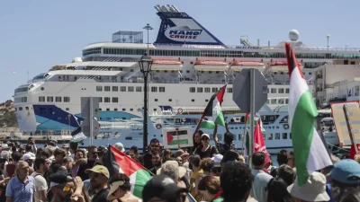 Warga Yunani Tolak Israel