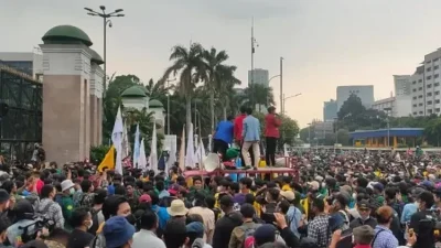 Massa GMNI Demo di DPR RI 1 September, Bawa 10 Tuntutan
