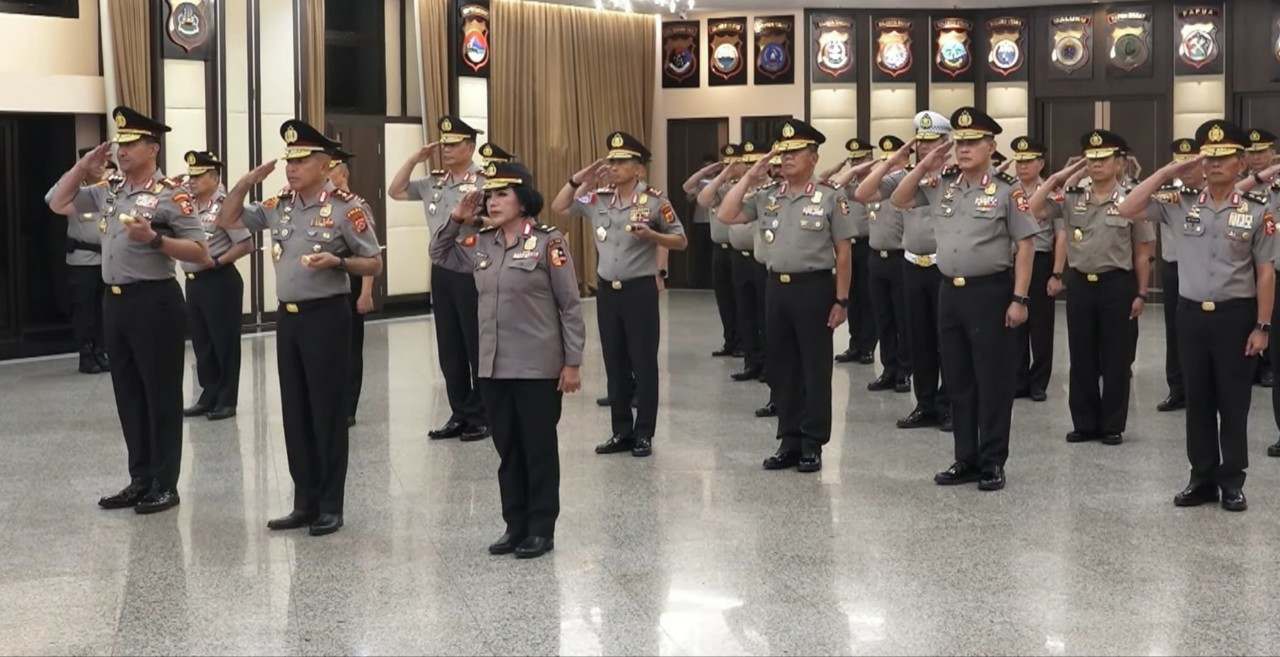 Perwira Tinggi Polri Naik Pangkat