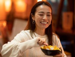 Waktu Makan Malam untuk Berat Badan Ideal