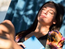 5 Tips Efektif Tetap Sejuk Saat Cuaca Panas