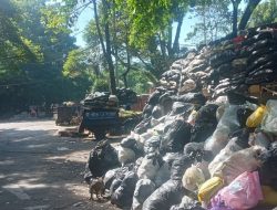 Sampah Menumpuk di Bandung Akibat Pemangkasan Kuota ke Sarimukti, Warga Terkena Bau Tak Sedap