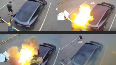 Mobil Tesla Meledak