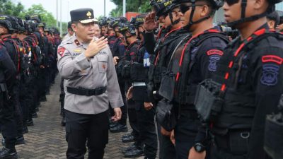 Brimob Kepri ke Polda Metro