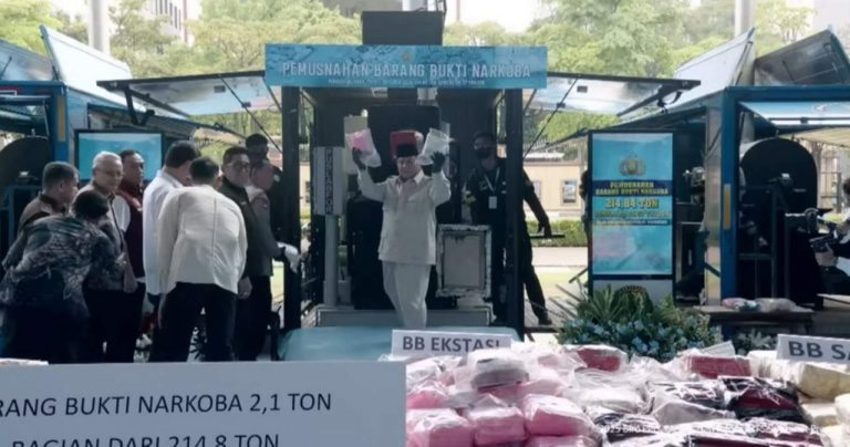 Prabowo Imbau Masyarakat