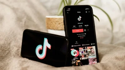 Kemkomdigi Akhiri Pembekuan Izin TikTok, Ruang Digital Tetap Diawasi