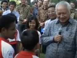 Dastar Profil 10 Pahlawan Nasional 2025 yang Diresmikan Prabowo, Mulai dari Marsinah, Soeharto, hingga Gusdur