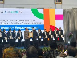 13 Wanita Jadi Sopir Transjakarta