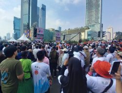 Warga Jakarta Tertawa Dengan Pertunjukan Pengamen Jalanan di CFD