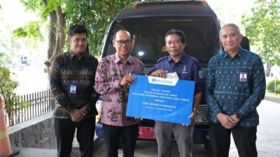 BI Jatim Sumbang Kendaraan untuk Ponpes & SMK