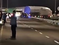 Pesawat Mendarat Darurat, Macet Total Bandara Soekarno-Hatta