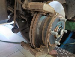 Penyebab Rem Mobil Bekas Bergetar Saat Diinjak