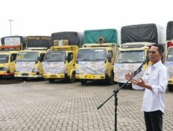 Digagas IKSB, Amsakar Lepas 7 Truk Bantuan Sembako untuk Korban Bencana Sumbar