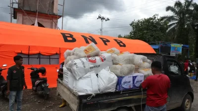 BNPB Pastikan Logistik Aman Bagi Warga Terdampak Banjir di Agam