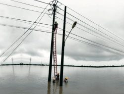 PLN Pontianak Siaga Jaringan Listrik Hadapi Musim Ekstrem