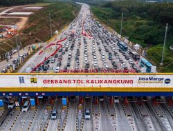 Lonjakan Kendaraan Natal: 16 Gerbang Tol Kalikangkung Dibuka
