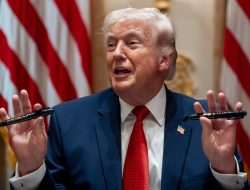 Sharpiegate: Trump’s Cabinet Meeting Obsession
