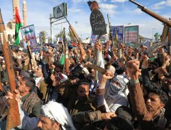 Yemen’s Houthis Strike Israel Amid US Marine Deployment