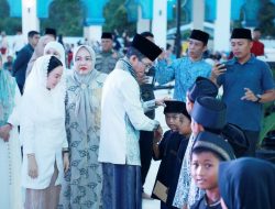 Amsakar Santuni 1.200 Anak Yatim Saat Buka Bersama di Masjid Agung