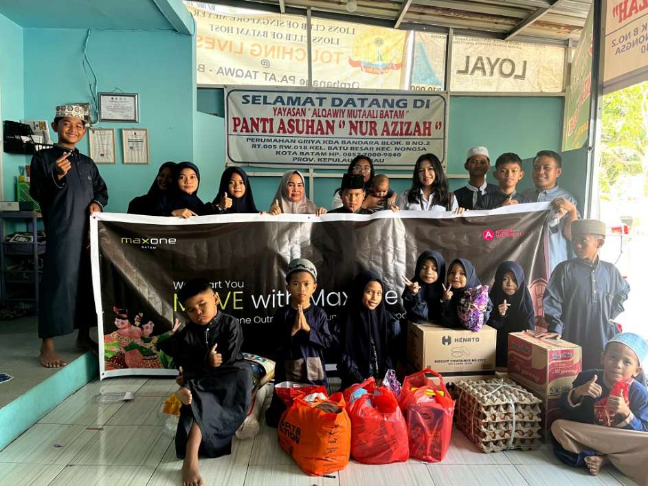 Maxone Batam Aksi Sosial