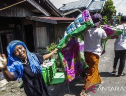 Longsor Kebumen: Jalan Amblas, Rumah Hancur, 10 Warga Mengungsi