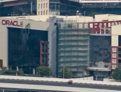Pilot Jet Tempur AS Jadi Buronan, Kantor Oracle di Dubai Bolong Dihantam Rudal