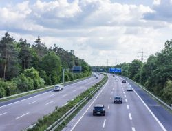 3 Kebiasaan Buruk yang Perlu Dihindari untuk Jaga Umur Mobil Hybrid