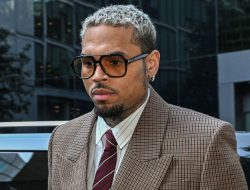 Chris Brown’s On-Stage Kiss Sparks Outrage: Husband Watches in Disbelief