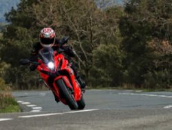 Pasar Lain Gigit Jari, Suzuki GSX-8R Spesial Hanya Dijual di Sini