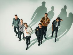 Setelah Rilis Vinyl, OneRepublic Hadirkan “Need Your Love”