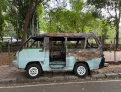 Peringatan yang Berujung Kebakaran Angkot di Tanah Abang