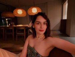 9 Potret Liburan Manushi Chhillar di Maladewa, Gadis Pulau!