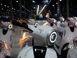 Foto: Produksi Motor Listrik VinFast di Vietnam