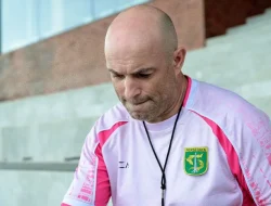 Kondisi pemain tidak 100 persen! Bernardo Tavares bongkar ruang ganti Persebaya Surabaya jelang hadapi Arema FC