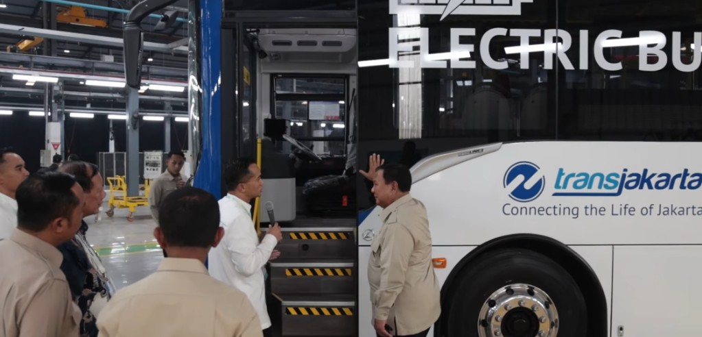 Bus Listrik VKTR