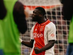 Paes Tampil Solid, Ajax Kalahkan Heracles dengan Clean Sheet