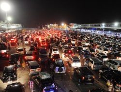 Hindari kemacetan: Rute Jalan Indrapura ke Darmo saat demo 3000 ojol di Surabaya