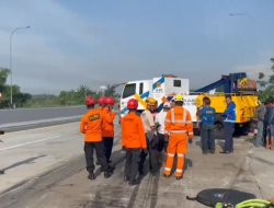 3 korban yang terhimpit dalam kereta dilaporkan masih dievakuasi di insiden tabrakan KA Argo Bromo vs KRL